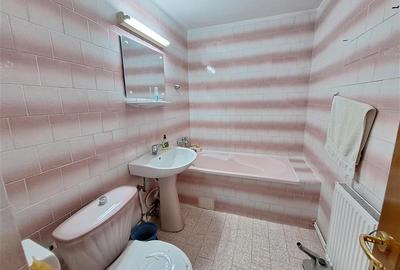 Apartament 3 camere decomandat , zona Nord-Bacau - 12