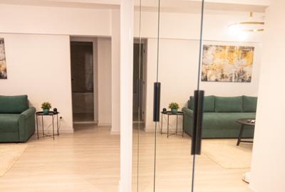 Apartament cu 3 camere semidecomandat, mobilat în 13 Septembrie