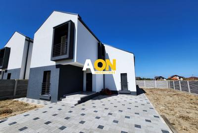 Casa Individuala cu 4 camere, 3 bai, terasa, 370mp teren, Oarda de Jos - 1