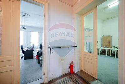 Apartament cu 3 camere decomandat în Ultracentral