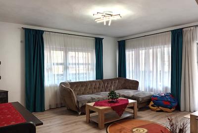 Casă individuală cu 10 camere în Cetate