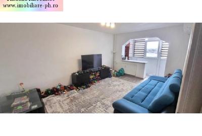 Apartament cu 3 camere decomandat în Republicii
