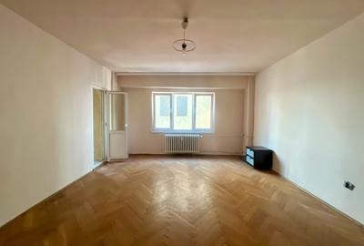 Apartament cu 3 camere decomandat, mobilat în Lipovei