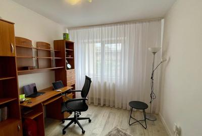 Apartament 3 camere, decomandat, zonă ultracentrală, bloc Mobilux, etaj 1 - 7