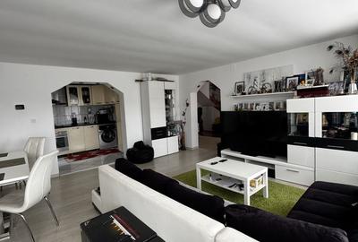 Casa de Vânzare cu lac - 4