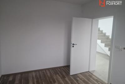 Duplex de vanzare, 4 camere, Mosnita Veche - 15