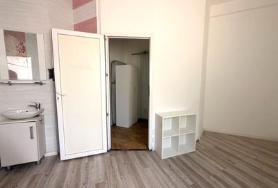 SPATIU BIROURI | VEDERE STRADALA | P-TA VICTORIEI - 8