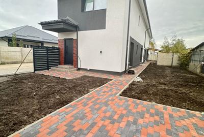 Vanzare Apartament 2 camere+curte 60mp si 2 locuri de parcare - 11