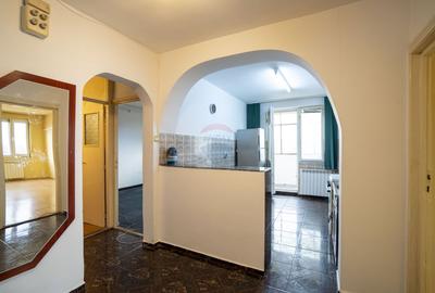 De vânzare apartament cu 4 camere, Bulevardul Decebal - 11