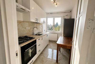 Apartament 3 camere de închiriat zona Tractorul - 1