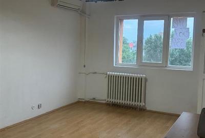 Garsonieră semidecomandată, mobilată în Brâncoveanu