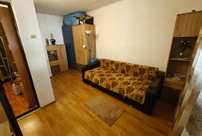 2 camere , bloc 1975, pe str. Valea Lunga - 4