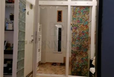 Apartament cu 3 camere decomandat, mobilat în Iosefin