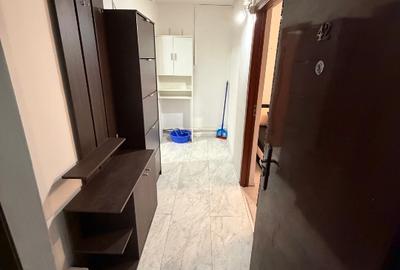Apartament cu 2 camere decomandat, mobilat în Titan