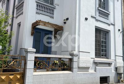 Casă individuală cu 8 camere în Dorobanți