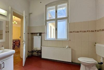 Apartament spațios în Centrul Istoric al Brașovului – zonă premium - 3
