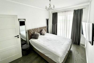 Apartament cu 3 camere semidecomandat în Florești