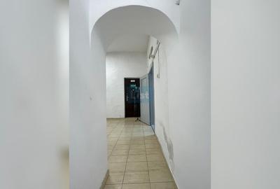 Spațiu comercial finisat si curat in Reșița cu posibilitate extindere. - 10