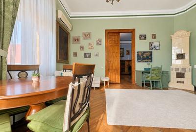 Apartament în Piața Libertății | Clădire istorică, balcon cu vedere spre piață - 4