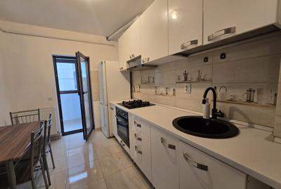 Apartament cu 3 camere decomandat, mobilat în Popas Păcurari