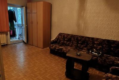Garsonieră decomandată în Baba Novac
