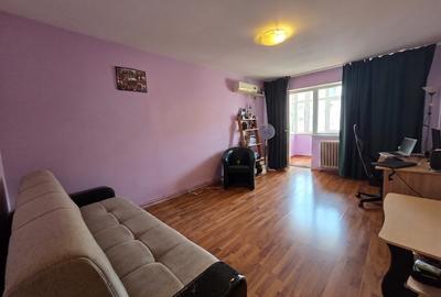 Apartament cu 3 camere decomandat, mobilat în Alexandru cel Bun