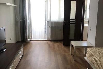 Dristor, garsoniera, bloc mixt la 2 min de metrou, renovata, libera - 4