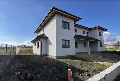 Duplex cu 5 camere în Șura Mică