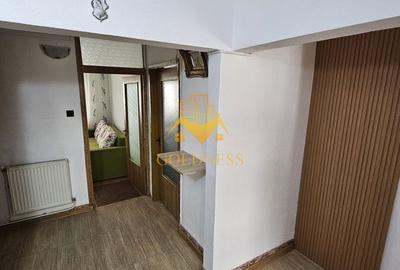 Apartament cu 3 camere decomandat, mobilat în Între Lacuri