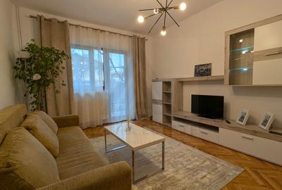 Apartament cu 3 camere decomandat, mobilat în Trei Stejari