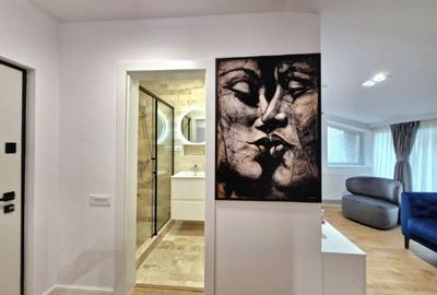 Apartament cu 2 camere decomandat, mobilat în Central