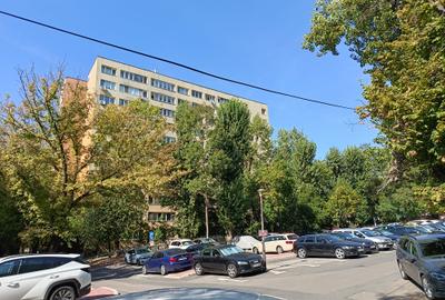Apartament cu 2 camere decomandat în Fizicienilor