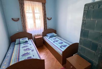 Vilă istorică de vânzare  Castel Aura Buzescu Bușteni  str. Victoriei nr. 11 - 37