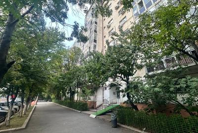 Apartament cu 3 camere decomandat în Tineretului