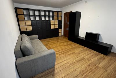 Apartament cu 3 camere decomandat în Domenii