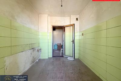 EXCLUSIVITATE | 3 Camere Micro 17 (Oltului/Școala 5), Bloc 1984 - 7