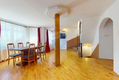 Casă individuală de vânzare | P+E+M | Central | Cristian - 3