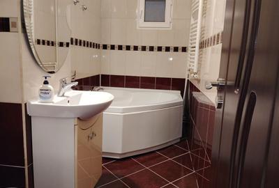 Inchiriez apartament 3 camere - 6