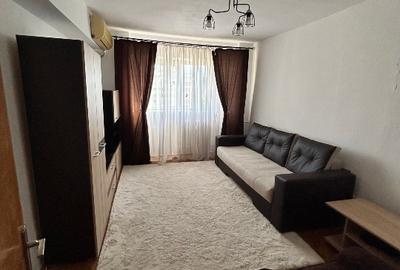 Apartament cu 2 camere semidecomandat, mobilat în Central