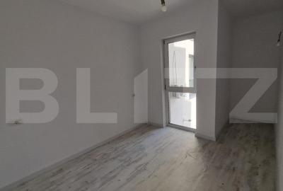 Apartament cu 3 camere semidecomandat în Dumbrăvița