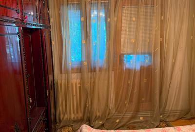 De VÂNZARE: Apartament e cu 3 camere, Decomandat – Etaj 1/3 - 5