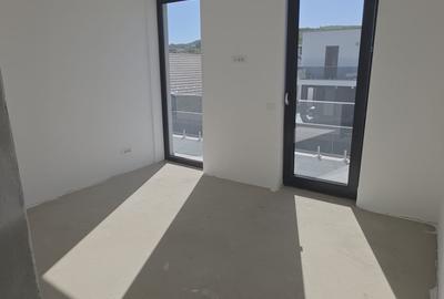 Casa de vanzare 4 camere, 3 bai, teren 400 mp teren, terasa - 4