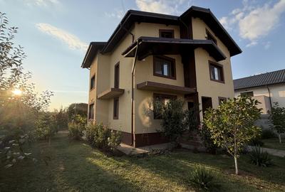 Casă individuală cu 7 camere în Ciorogârla