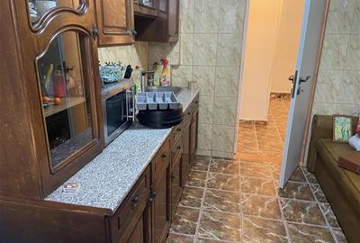 Apartament 2 camere , zona centrala - Scoala nr 10,etaj 2 8  , decomandat - 6