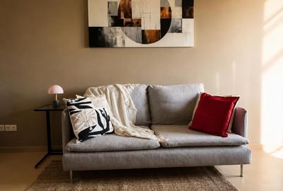 Apartament pe două niveluri cu supantă, mobilier la comandă și loc de parcare - 3