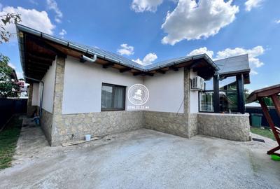 Casă cu 3 camere decomandat în Lunca Cetățuii