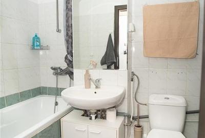 Apartament de vanzare cu 3 camere(transformat din 4 camere) pe Bld Dacia - 12