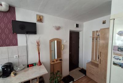 Apartament cu 2 camere semidecomandat în Decebal