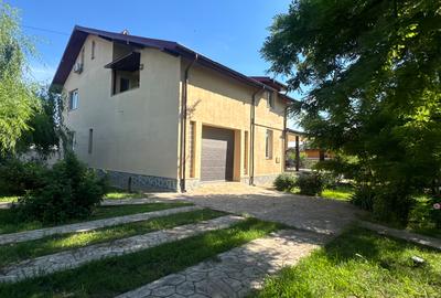 Vânzare vilă + 2000 mp teren - 48