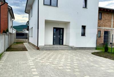 Duplex cu 4 camere în Micești